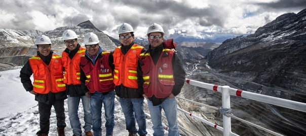Cumplir a cabalidad con los lineamientos de este Código de Conducta, nos permitirá trabajar con absoluta integridad