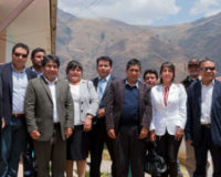 Autoridades locales, regionales, del Estado y de Antamina en la ceremonia.
