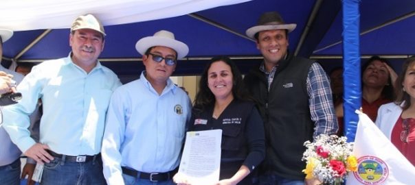 La ministra de salud, Patricia García con el Gobernador de Áncash, Enrique Vargas y Freddy Kleimann y Darío Zegarra de Antamina.