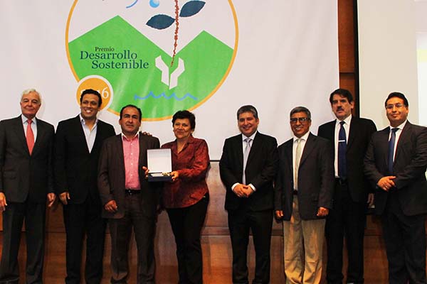 premiacion-proyecto-FOGEL Ceremonia de premiación Proyecto FOGEL. Premio Desarrollo Sostenible: