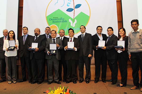 premiando-ganadores-proyecto-fortalecimiento-gestion-local Desarrollo Sostenible: Ganadores del Proyecto Fortalecimiento de la Gestión Local.