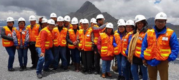 Visitantes de Catac en el mirador de Antamina.