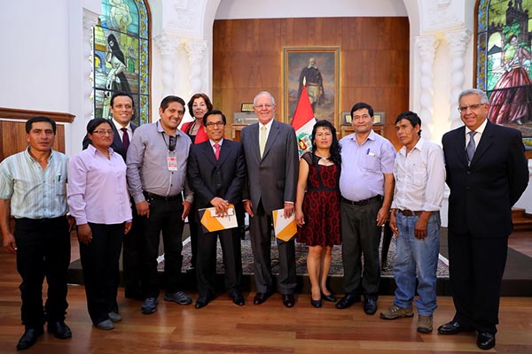 Obras por impuestos: alcaldes de Ancash en firma del convenio entre Antamina y Minagri, en presencia del Presidente de la República Pedro Pablo Kuczynski