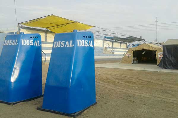 Huarmey se levanta: Gracias al trabajo conjunto se instalaron 8 baños para el hospital de campaña
