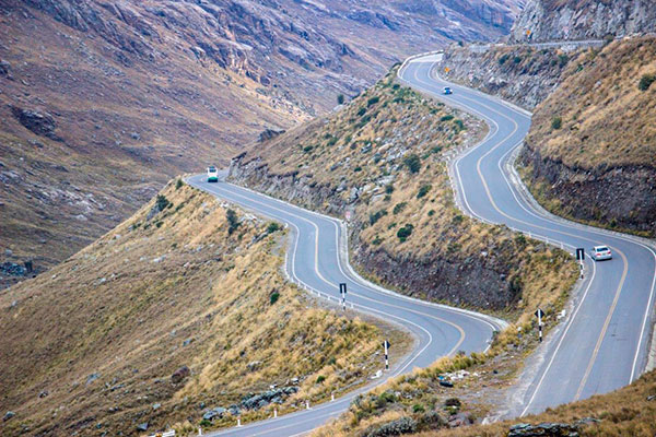 Desarrollo Sostenible en el Perú: Se iniciarán los trabajos de recapeado de 35 kilómetros entre Cátac y Cahuish y la aplicación de la capa asfáltica en 50 kilómetros entre Cahuish-Chavín-San Marcos-Succha, completando un total de 85 kilómetros a intervenir mediante el proyecto.