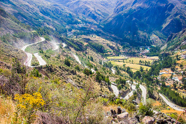Desarrollo Sostenible en el Perú: asfaltado de vía túnel Cahuish – Chavín - San Marcos - Succha