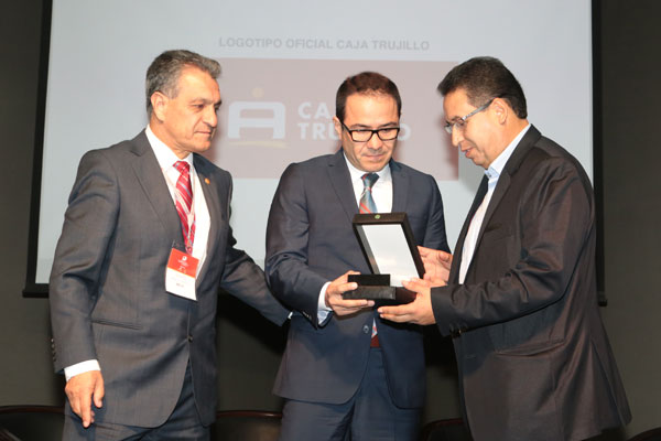 La minera Antamina recibe la distinción como “Empresa Líder de la Región de Ancash” otorgado por la Cámara de Comercio, Industria y Turismo de Ancash.