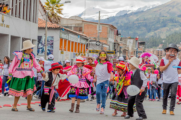 Carnaval Huaracino 2018: Concurso de máscaras, el “Ño Carnavalón" y el Gran Corso de carros alegóricos.