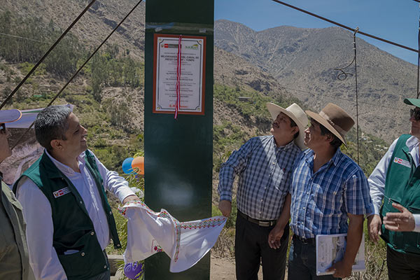 Proyecto de irrigación en Huayllacayán