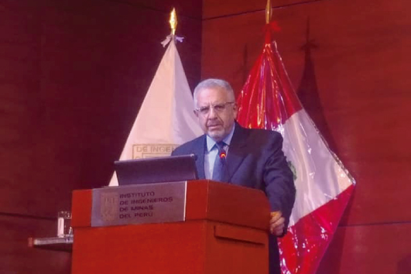 Gerente General, Abraham Chahuan, brinda conferencia magistral en el Instituto de Ingenieros de Minas del Perú