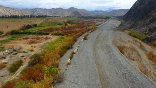Trabajos de reforzamiento y encauzamiento del río Huarmey en prevención al Niño Costero