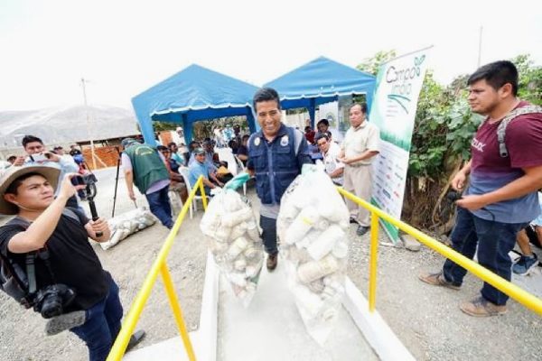Cuidado del medio ambiente: reconocimiento a agricultores de Huarmey