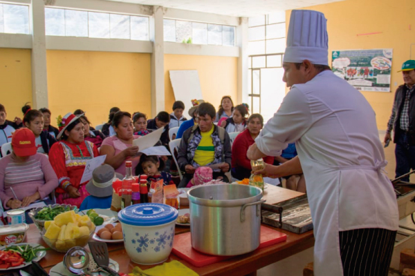 Taller gastronómico a base de carne de cuy en el distrito de Antonio Raymondi 