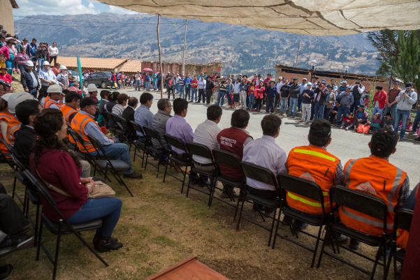 Obras por impuestos: construcción de pistas y veredas Obras por impuestos inicia construcción de pistas y veredas que favorecerá a comunidad de Huaripampa