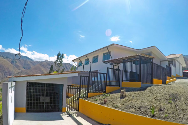 Obras por impuestos centros de salud.