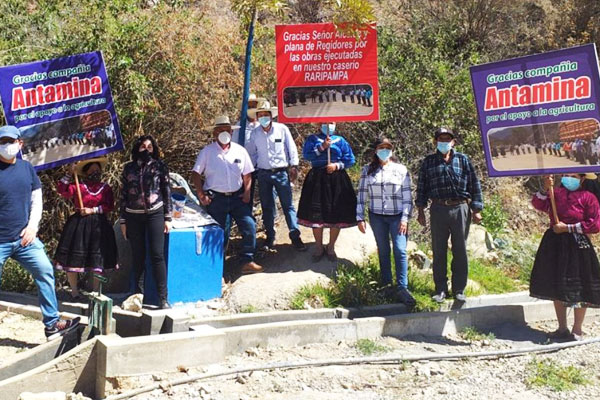 se hizo entrega de los proyectos de infraestructura de riego en pararín