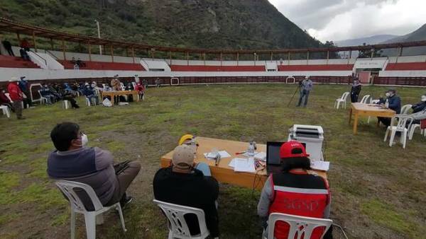 Diálogo en Aquia