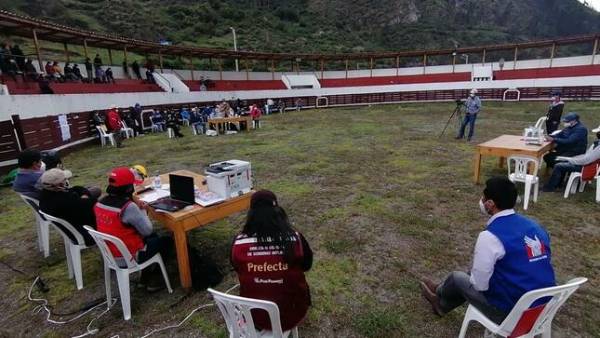 Diálogo en Aquia