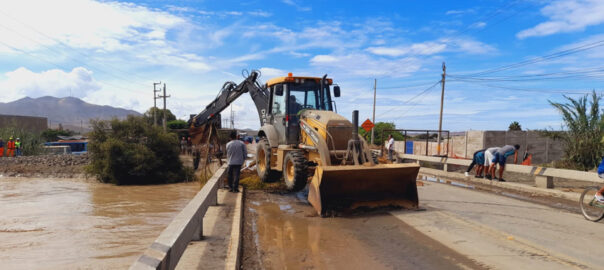 Lluvias en Huarmey: Antamina apoya a las autoridades a las labores de reforzamiento de la ribera del río.