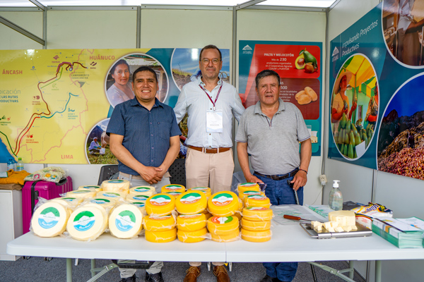 CONAMIN 2023: Representantes de la asociación ganadera ASPALL.