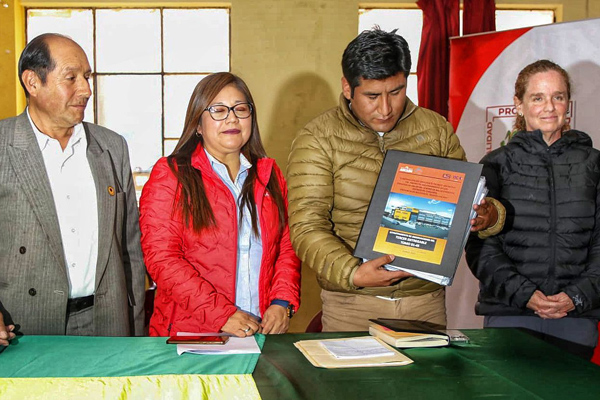 Centro de Salud Chiquián: Alcalde de Bolognesi recibe Expediente Técnico