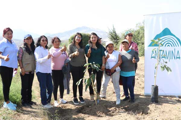 Agricultura sostenible en Huarmey: el apoyo brindado por Antamina también busca promover el cuidado y respeto ambiental.