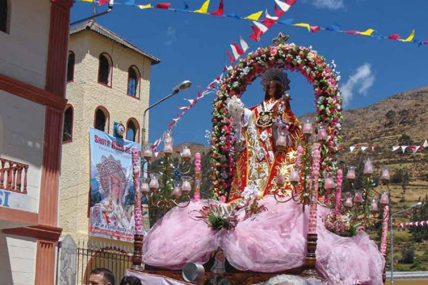 En la localidad de Chiquián, Santa Rosa es una de las patronas que congrega más devotos.