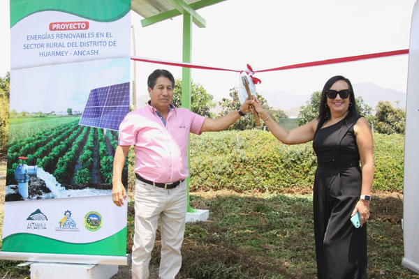 Inauguración del proyecto de energías renovables
