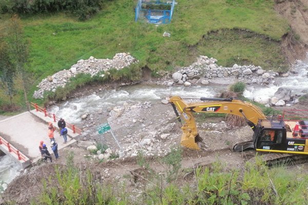 trabajos en el cauce del Río Pichiú