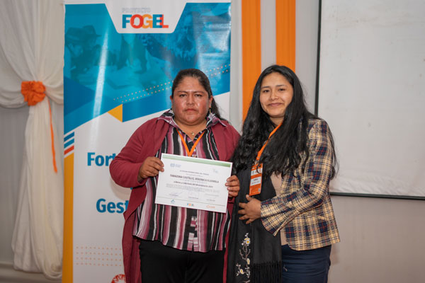 capacitación a líderes y lideresas