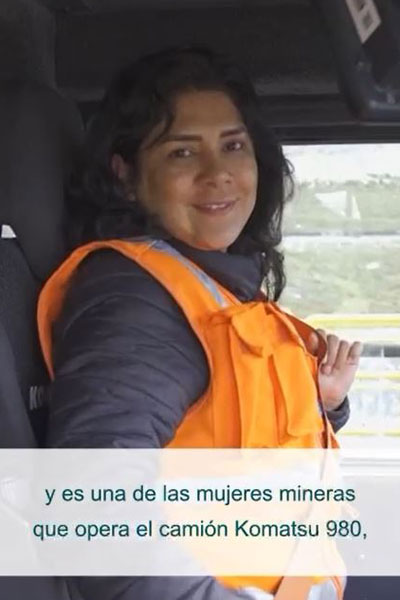 operadora de maquinaria pesada