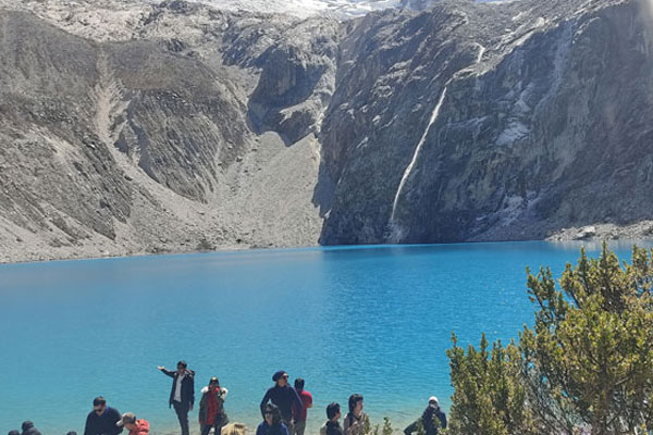 27 de septiembre, Día Mundial del Turismo: Laguna 69 27 de septiembre, Día Mundial del Turismo: Laguna 69 dentro del Parque Nacional Huascarán.
