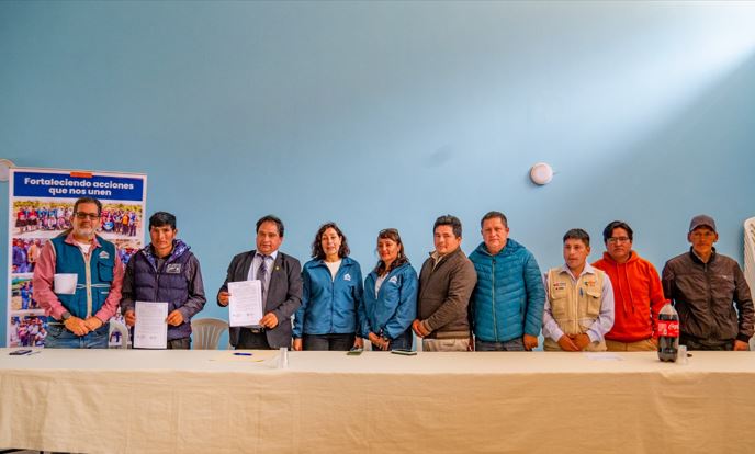 Apertura de carretera que une Sequespampa y Keshkincha Apertura de carretera que une Sequespampa y Keshkincha: Autoridades de Cajacay y representantes de Antamina.