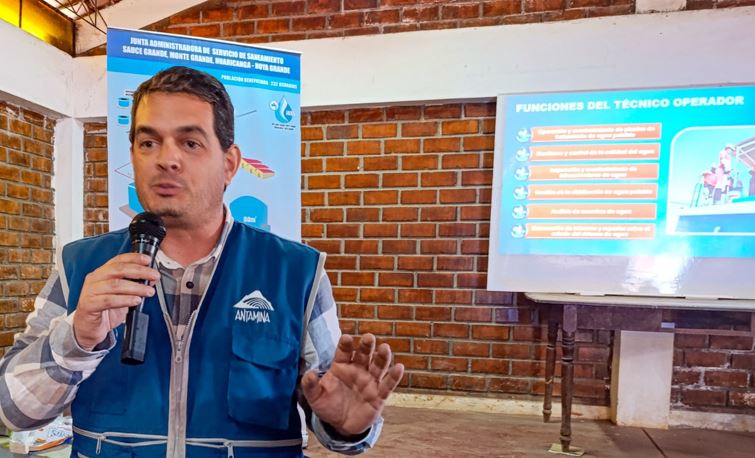 Uso responsable del agua: Taller sobre la Importancia del Agua, en la comunidad de Yamor.