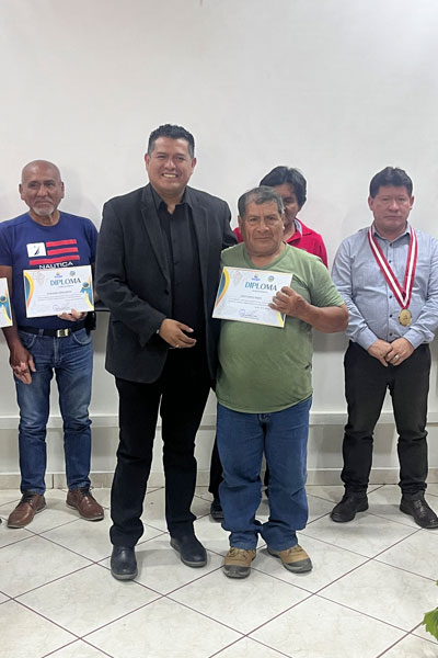 vinos en Huarmey Vinos en Huarmey: Dirección Regional de Agricultura de Áncash reconoció a los vitinicultores de Huarmey.