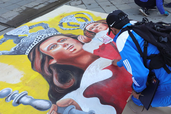 Virgen del Rosario de Huari Virgen del Rosario de Huari: Los huarinos elaboran alfombras en honor su patrona.