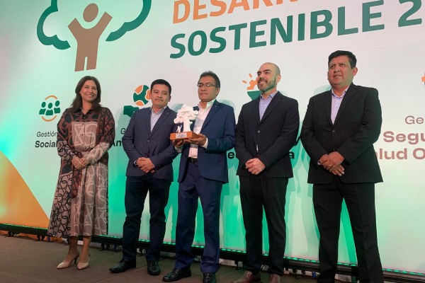 Antamina Premio Desarrollo Sostenible Antamina Premio Desarrollo Sostenible: Representantes de Antamina
