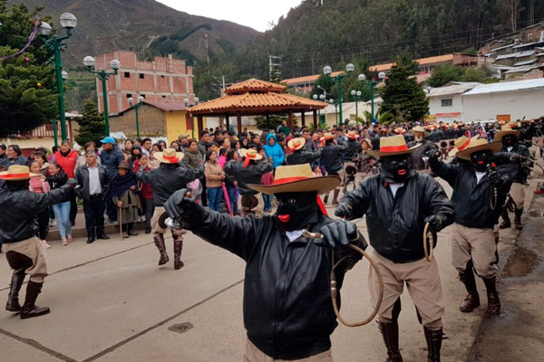 Aniversario Huallanca Aniversario Huallanca: Danza negritos de huallanca